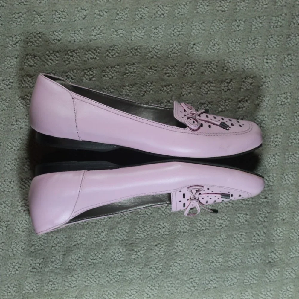 Array Size 8 Pink Square Toe Flats